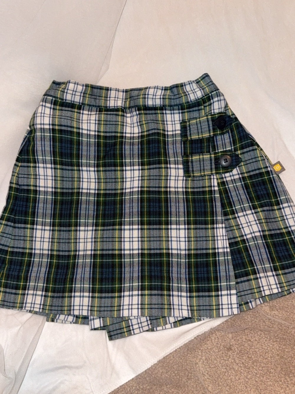 Dennis brand kid sz. 4 Green Plaid A-Line Skirt with Button Detail